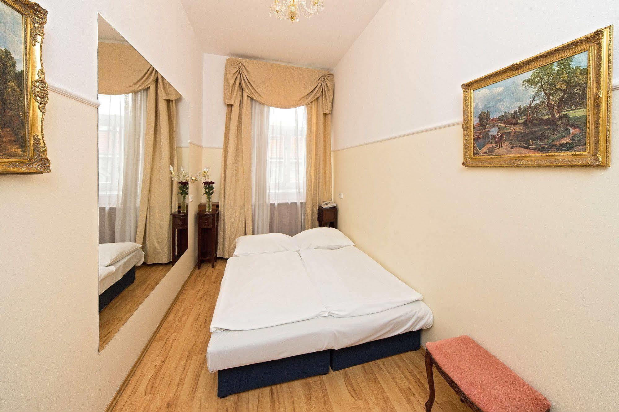 Hotel Donatello Praga Exterior foto